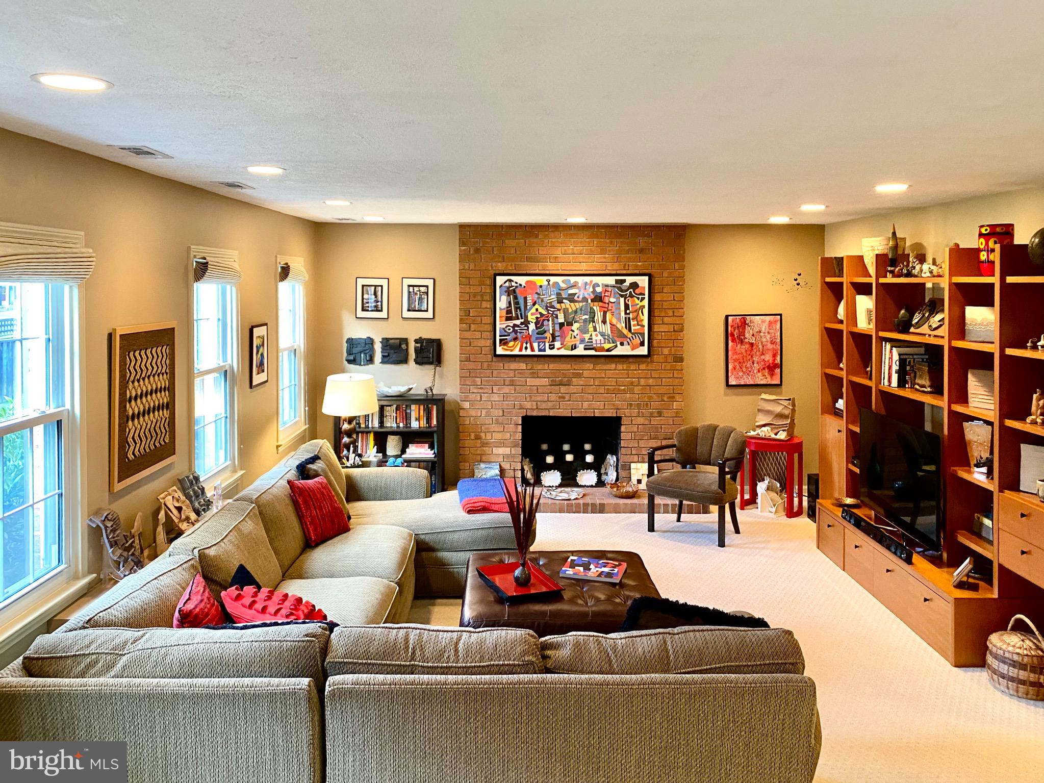 16005 Chester Mill Terrace Silver Spring, MD 20906 - Photo 42 of 42 Open floorplan leading to the warm, inviting FR!