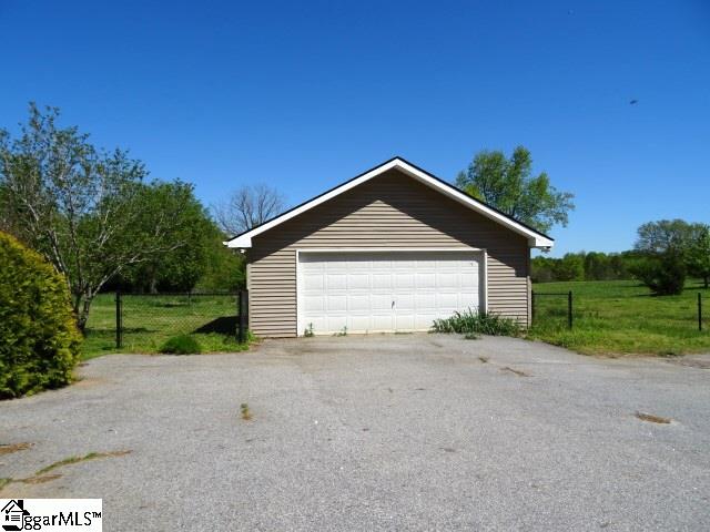 318 South Harrison Bridge Road Simpsonville, SC 29680 - Photo 14 of 17