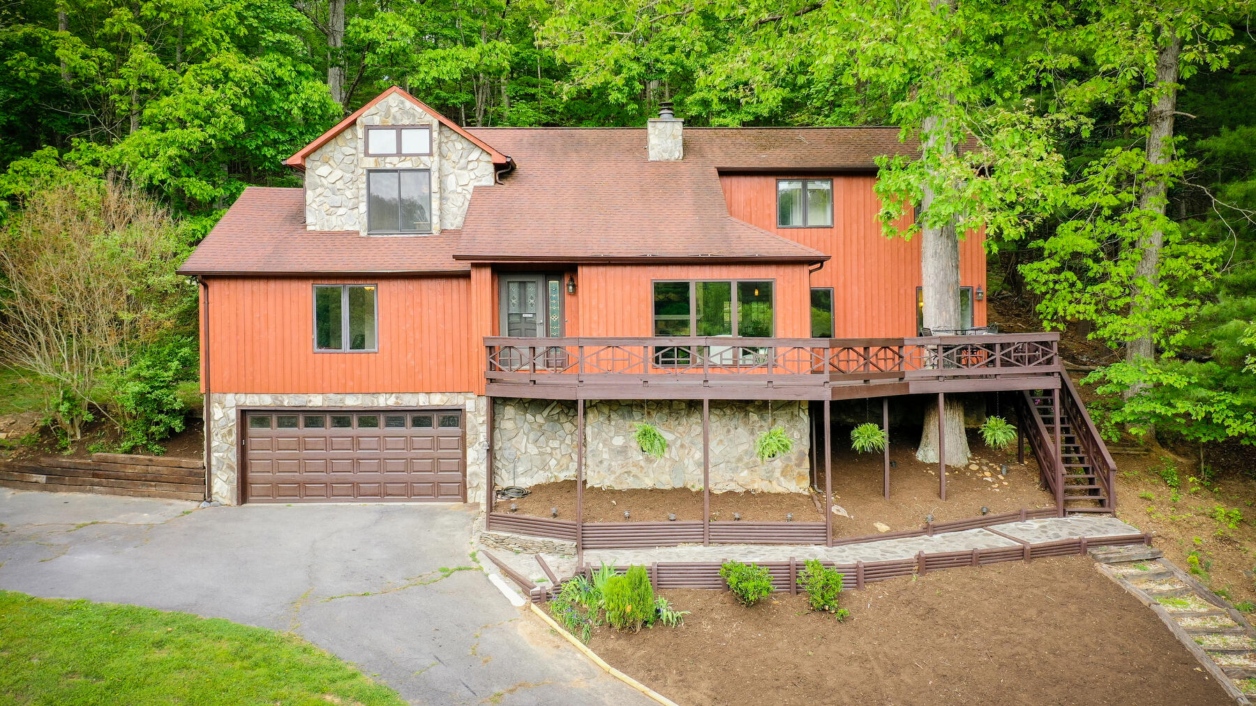 448 Lakeshore Road Bluff City, TN 37618 - Photo 1 of 28 001