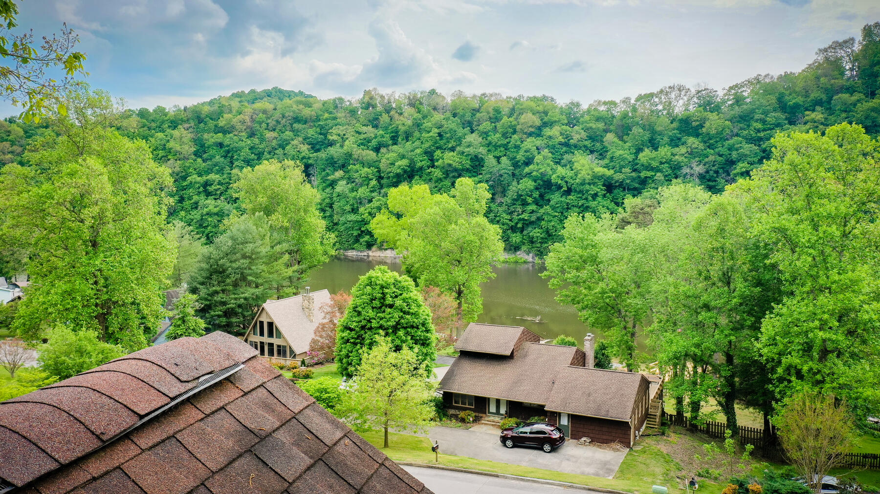 448 Lakeshore Road Bluff City, TN 37618 - Photo 2 of 28 007