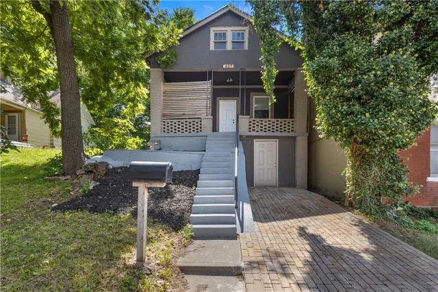 $220,000 | 627 Sumner Avenue, Kansas City, KS 66101