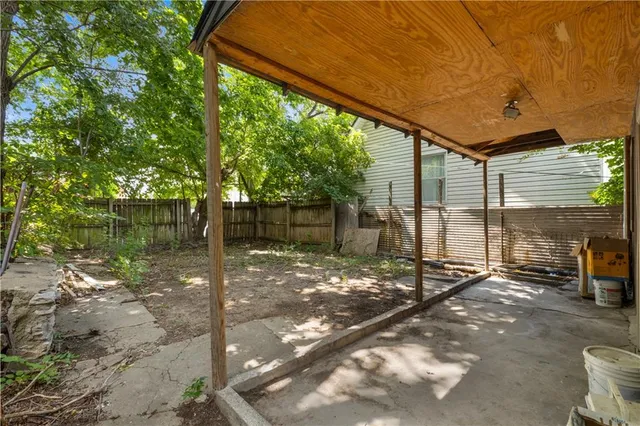 $220,000 | 627 Sumner Avenue, Kansas City, KS 66101