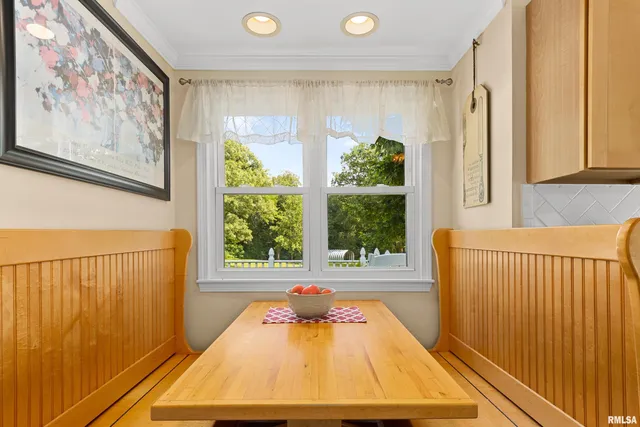 $550,000 | 1021 Gale Lake Road, East Galesburg, IL 61430