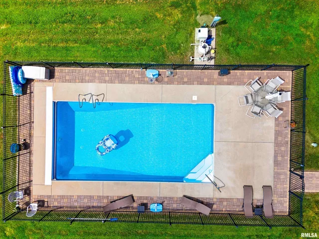 $550,000 | 1021 Gale Lake Road, East Galesburg, IL 61430