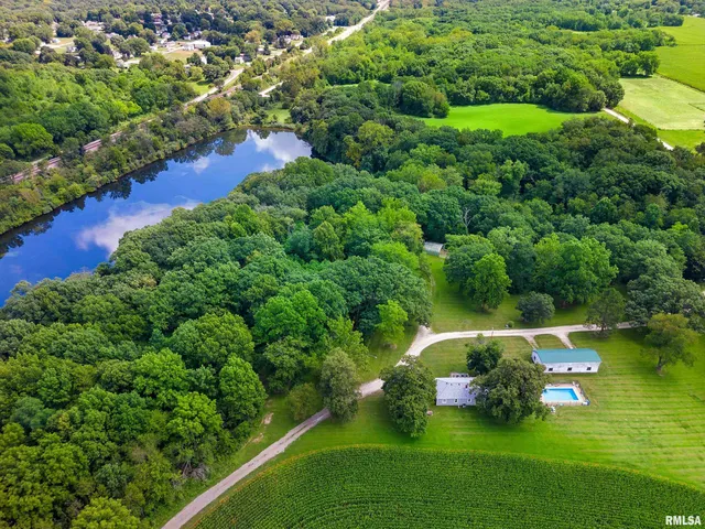 $550,000 | 1021 Gale Lake Road, East Galesburg, IL 61430