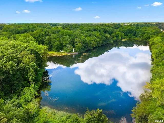 $550,000 | 1021 Gale Lake Road, East Galesburg, IL 61430