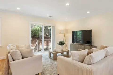 $1,125,000 | 63 Loomis Street, Unit 63, Cambridge, MA 02138