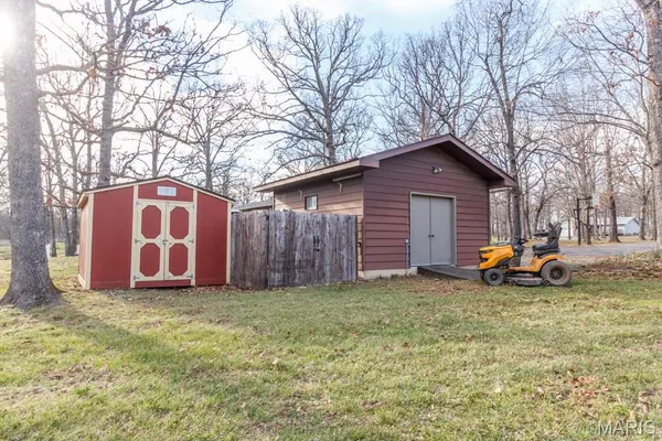 $379,900 | 20448 Oakway Drive, Lebanon, MO 65536