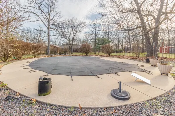 $379,900 | 20448 Oakway Drive, Lebanon, MO 65536