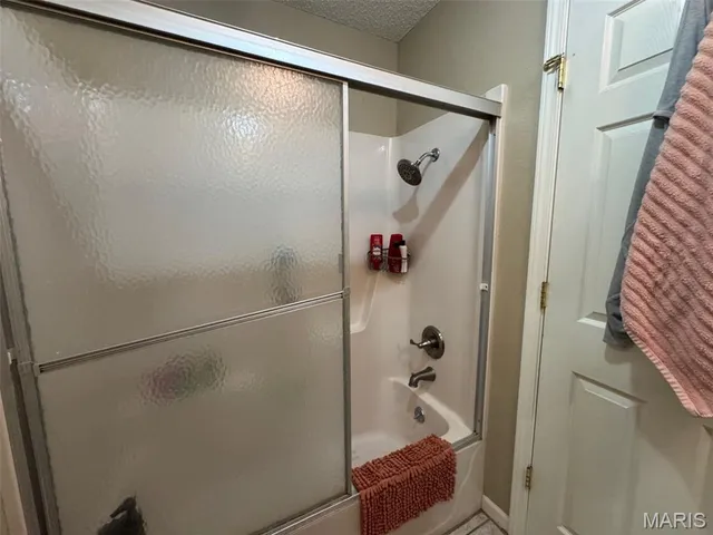 $379,900 | 20448 Oakway Drive, Lebanon, MO 65536