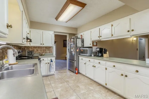 $379,900 | 20448 Oakway Drive, Lebanon, MO 65536