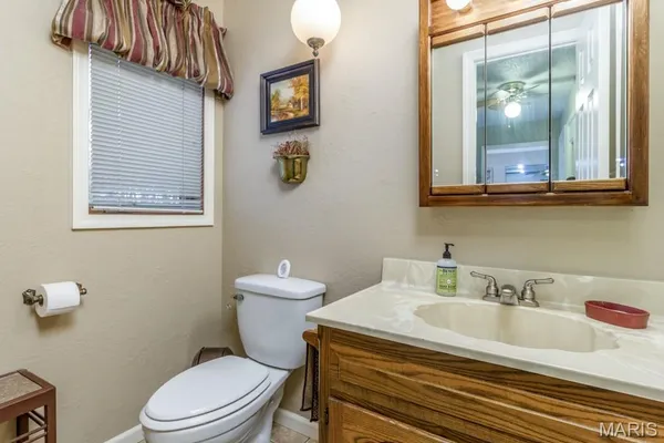 $379,900 | 20448 Oakway Drive, Lebanon, MO 65536