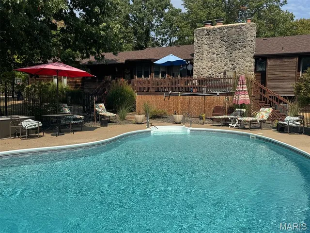 $379,900 | 20448 Oakway Drive, Lebanon, MO 65536