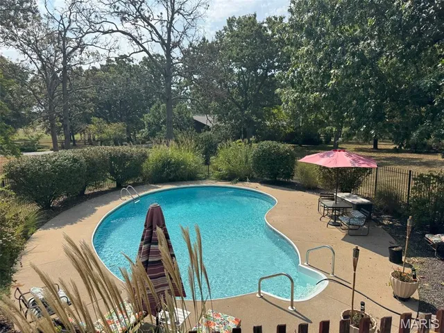 $379,900 | 20448 Oakway Drive, Lebanon, MO 65536