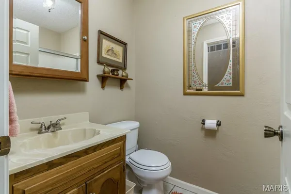 $379,900 | 20448 Oakway Drive, Lebanon, MO 65536