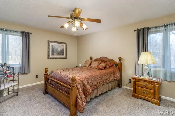 $379,900 | 20448 Oakway Drive, Lebanon, MO 65536