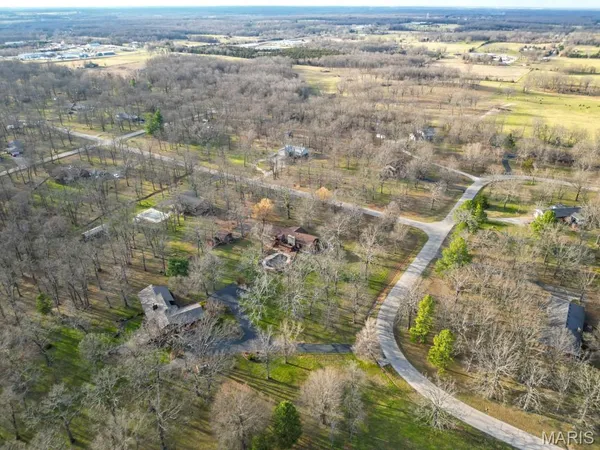 $379,900 | 20448 Oakway Drive, Lebanon, MO 65536