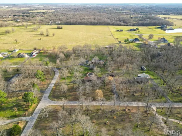 $379,900 | 20448 Oakway Drive, Lebanon, MO 65536