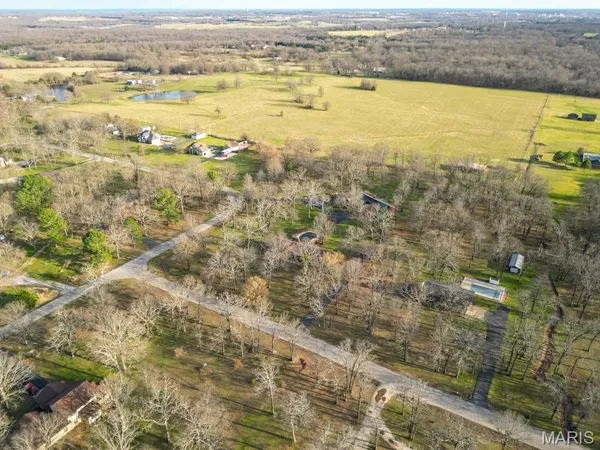 $379,900 | 20448 Oakway Drive, Lebanon, MO 65536