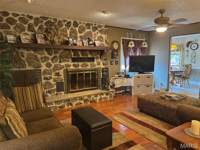 $379,900 | 20448 Oakway Drive, Lebanon, MO 65536