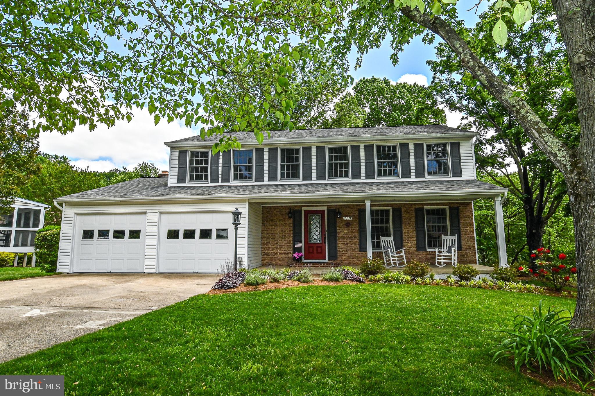 Fabulous Colonial on quiet cul-de-sac lot!