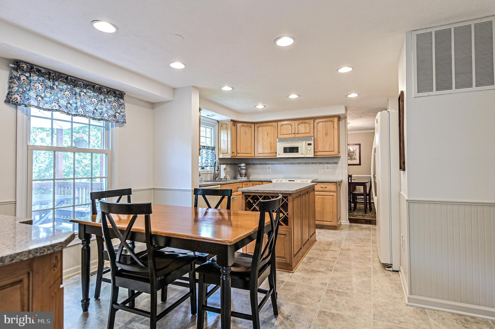 7553 Cloud Court Springfield, VA 22153 - Photo 10 of 32 Breakfast area
