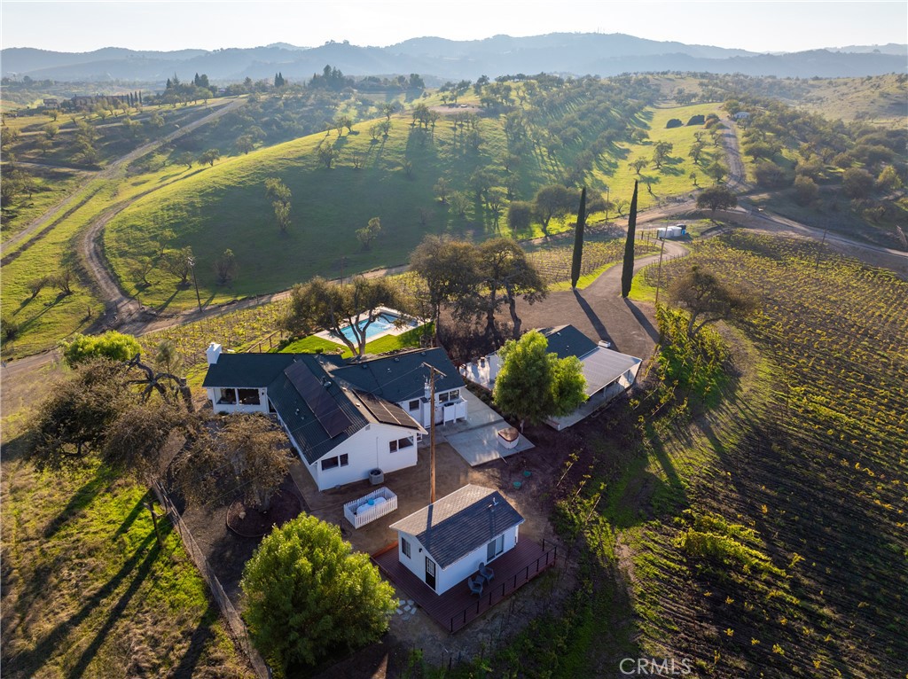 550 Villa Lots Road Paso Robles, CA 93446 - Photo 28 of 31 Birds view