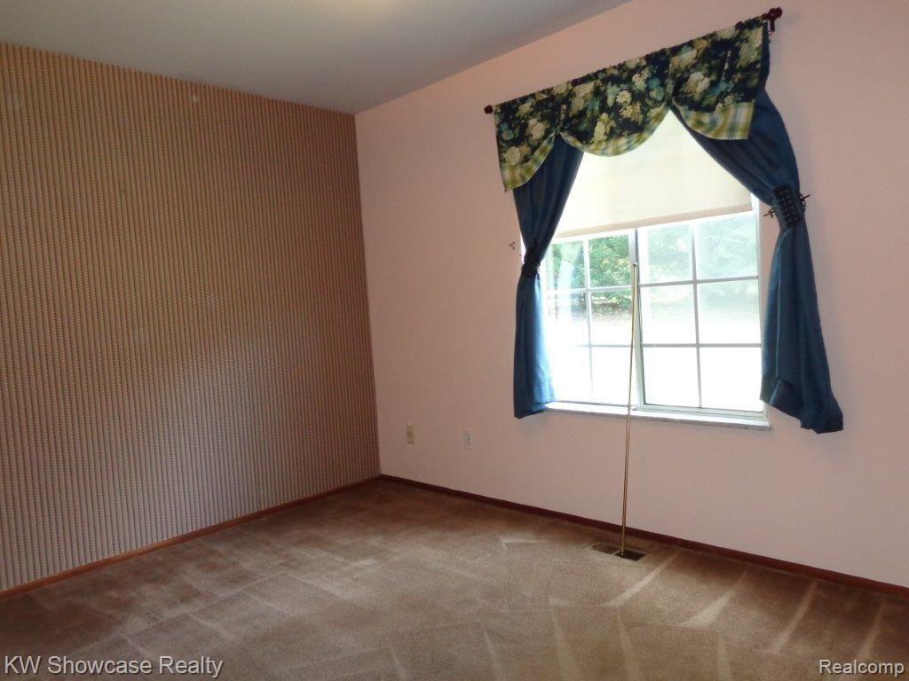 4272 Bullard Road Hartland, MI 48353 - Photo 27 of 46 DSC02197.jpg