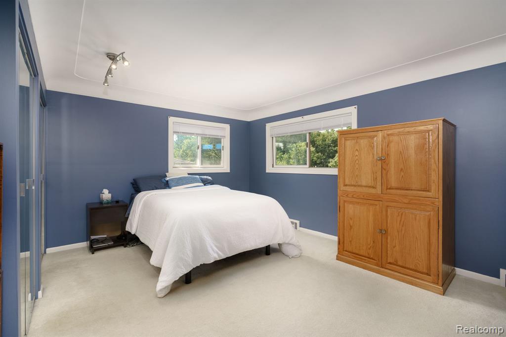 2063 Avoncrest Drive Rochester Hills, MI 48309 - Photo 19 of 40