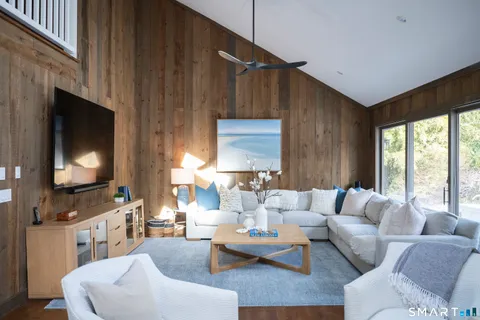 $2,295,000 | 107 Parade Hill Road, New Canaan, CT 06840