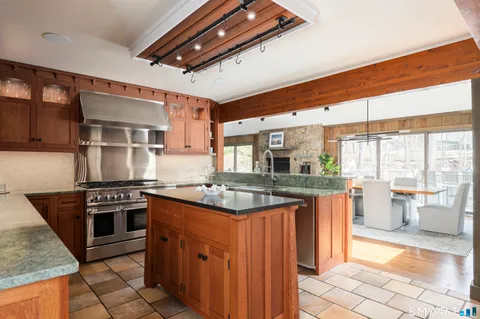 $2,295,000 | 107 Parade Hill Road, New Canaan, CT 06840