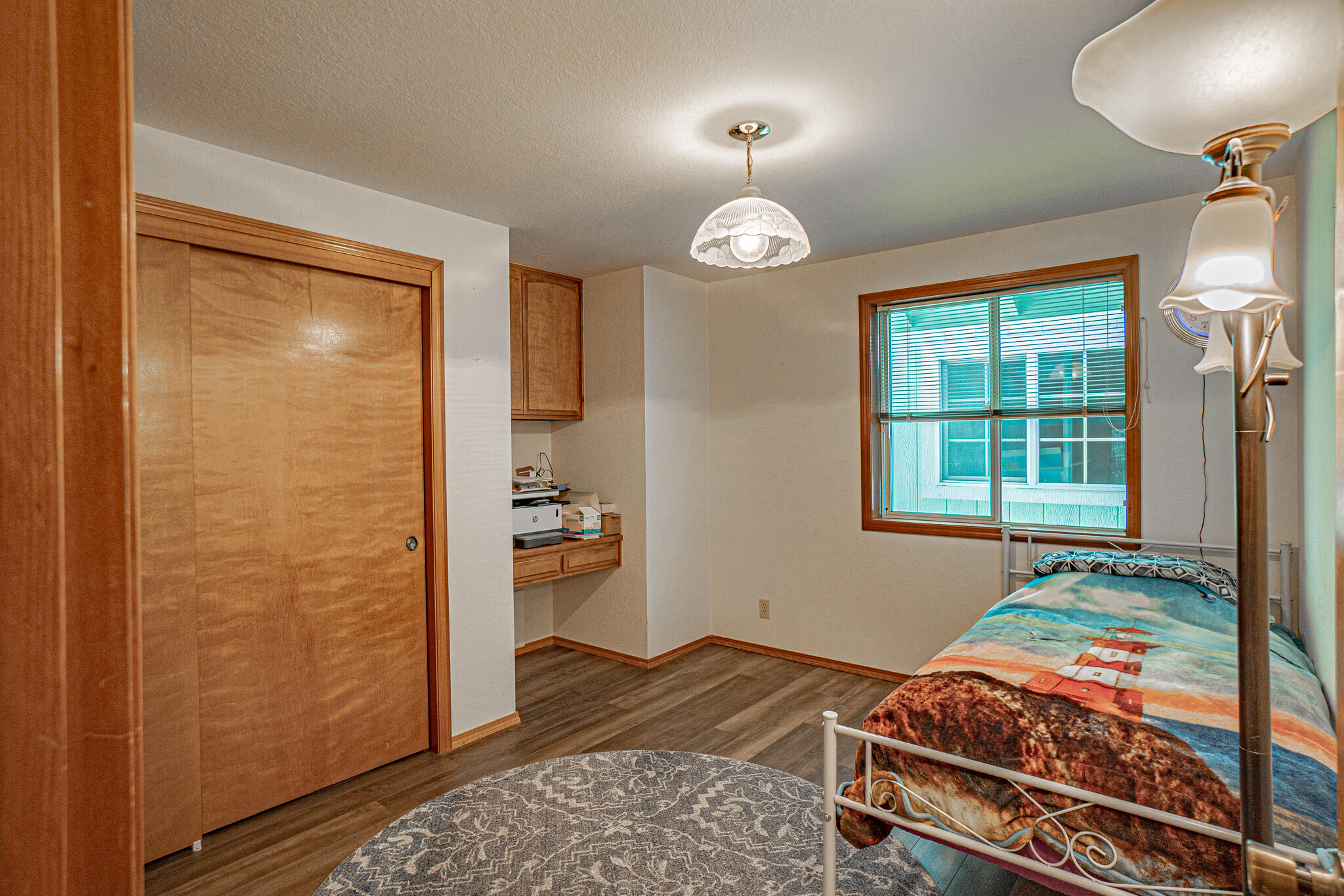 265 Brandon Street Central Point, OR 97502 - Photo 14 of 27 15 Second Bedroom