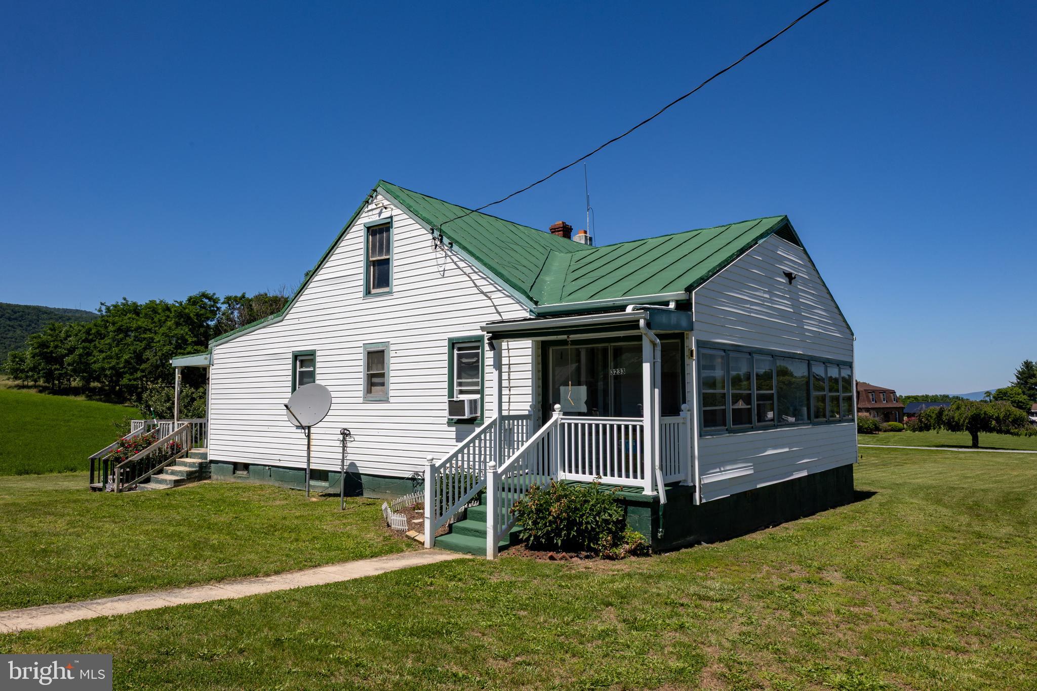 3233 Newport Road Shenandoah, VA 22849 - Photo 4 of 55