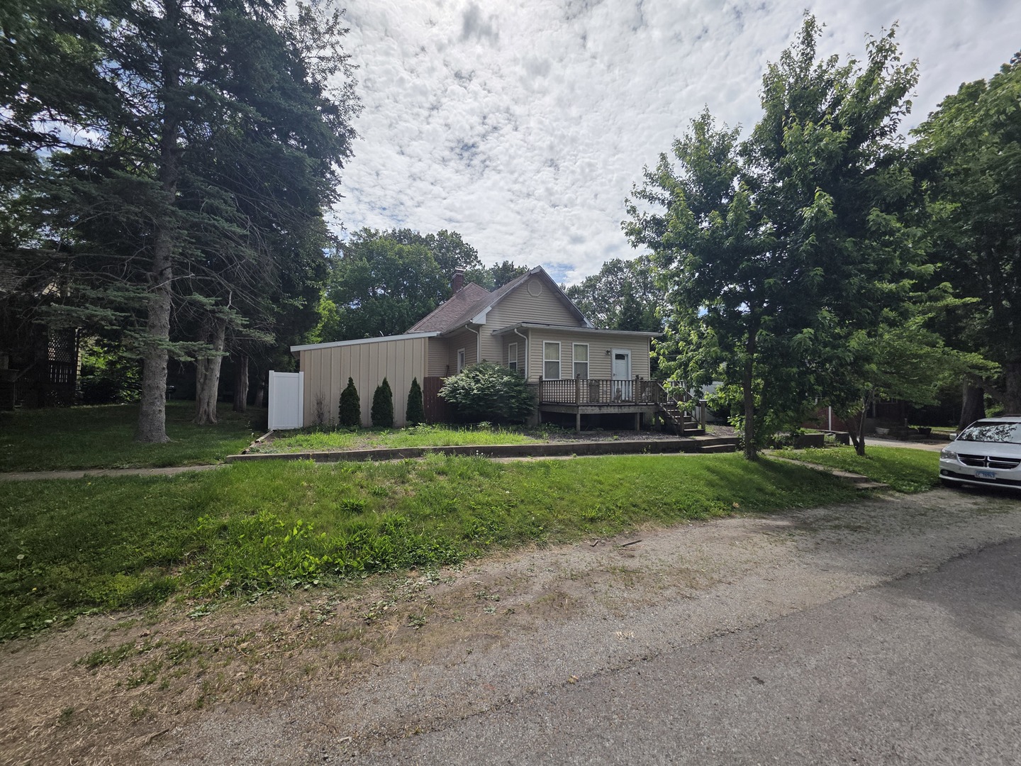 216 South George Street Clinton, IL 61727 - Photo 1 of 1 Gallery Image 1
