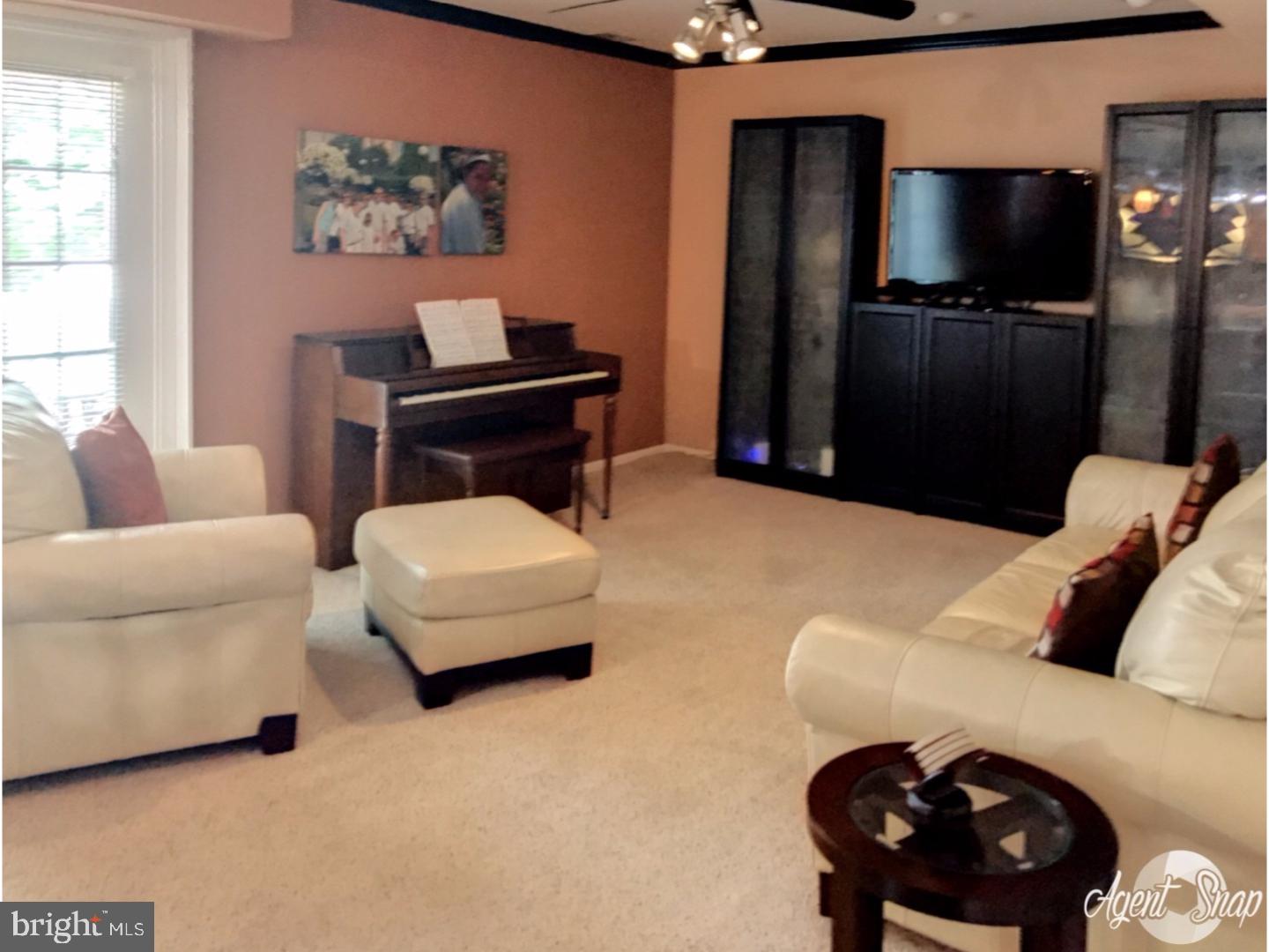 7 Aspen Road Sicklerville, NJ 08081 - Photo 5 of 24 Family Room