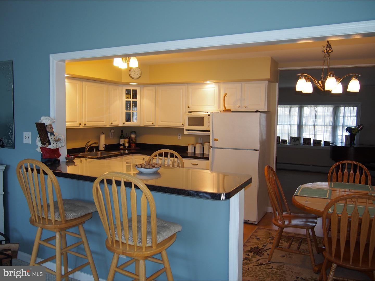 11 Queens Bridge Road Levittown, PA 19057 - Photo 8 of 25 Gallery Image 8