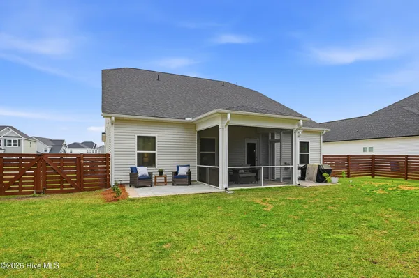 $538,999 | 221 East Red Head Circle, Sneads Ferry, NC 28460