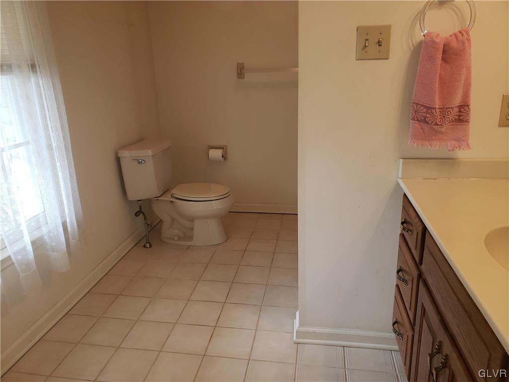 3225 Highland Road Orefield, PA 18069 - Photo 16 of 29 Hall Bath