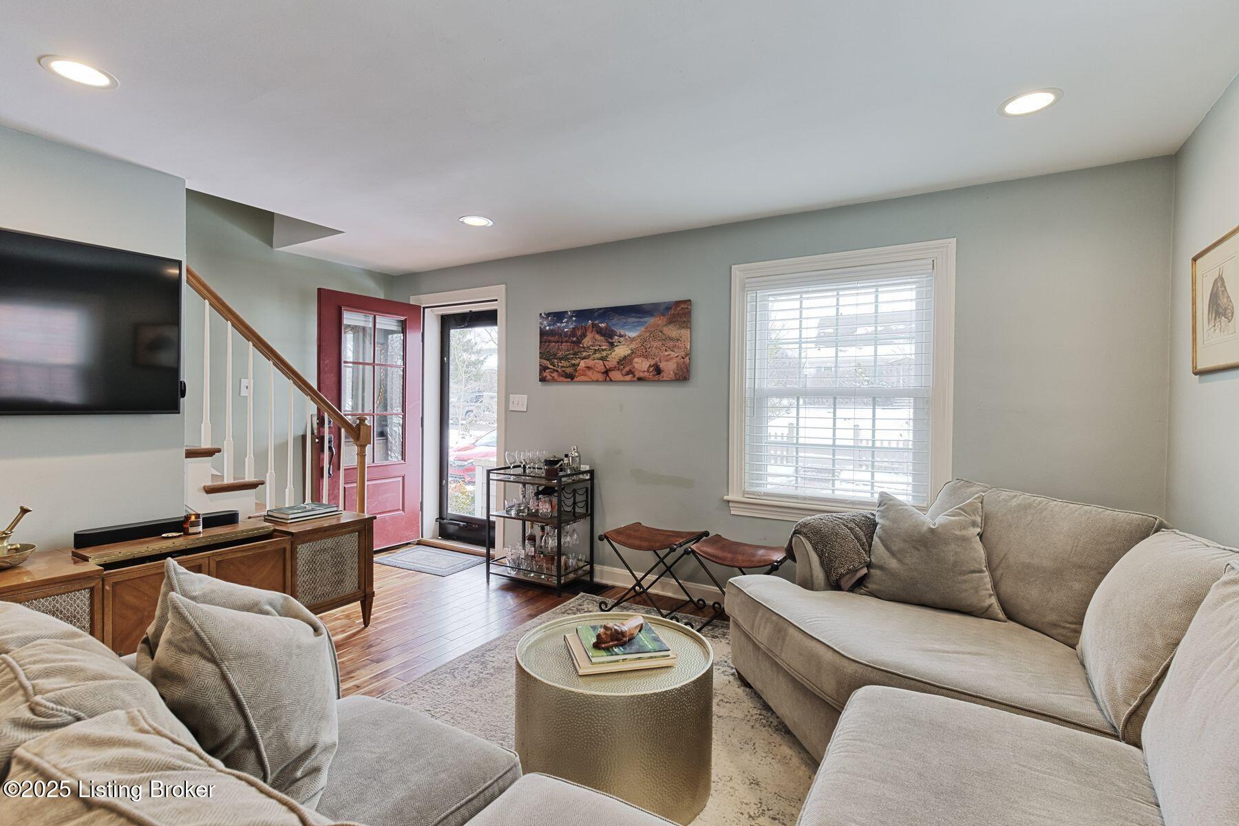 4017 Springhill Road Louisville, KY 40207 - Photo 5 of 35 photo_online_005