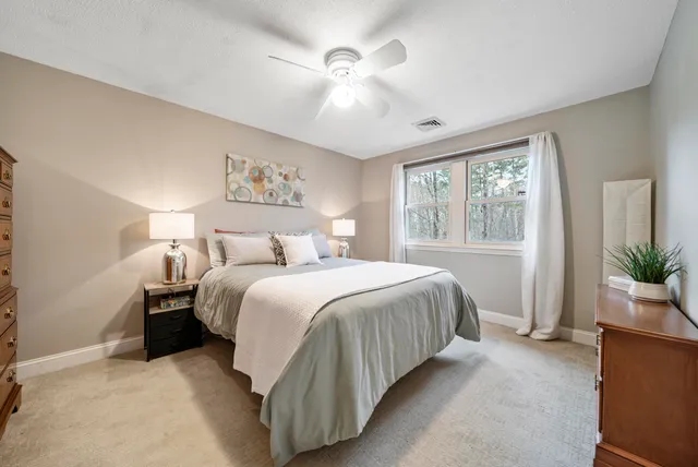 $660,000 | 22 Winterhill Road, Goffstown, NH 03045