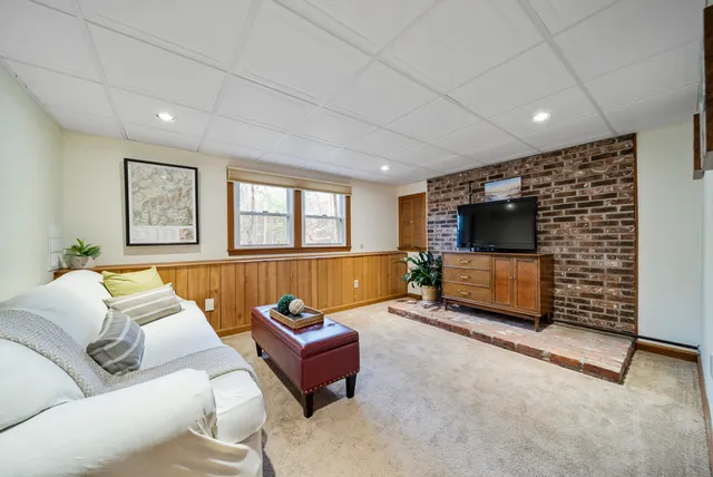 $660,000 | 22 Winterhill Road, Goffstown, NH 03045