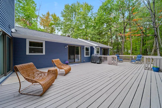 $660,000 | 22 Winterhill Road, Goffstown, NH 03045