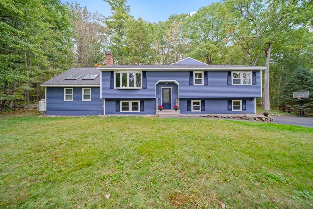 $660,000 | 22 Winterhill Road, Goffstown, NH 03045