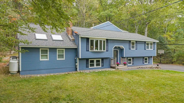 $660,000 | 22 Winterhill Road, Goffstown, NH 03045