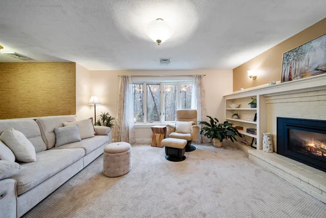 $660,000 | 22 Winterhill Road, Goffstown, NH 03045