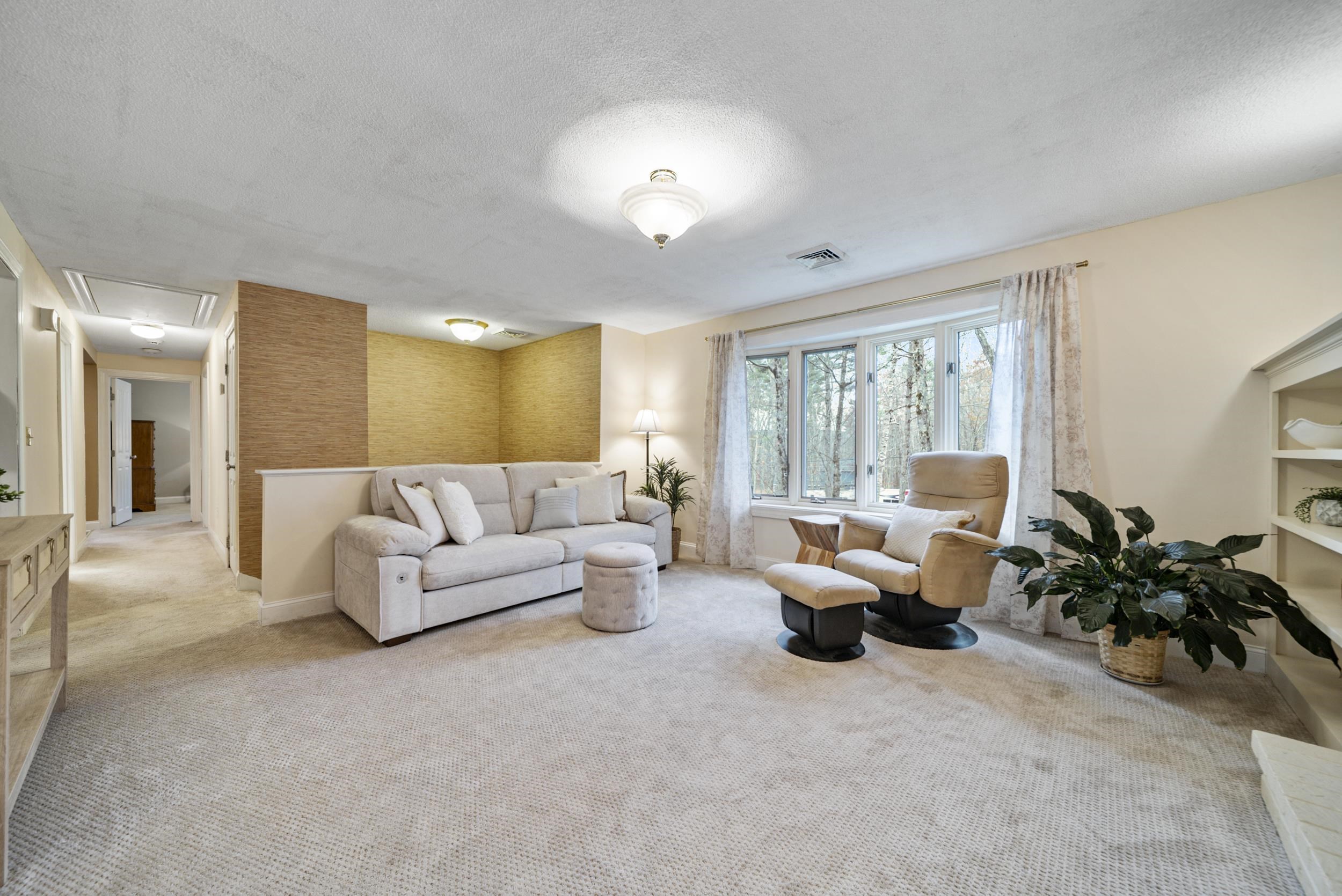 22 Winterhill Road Goffstown, NH 03045 - Photo 6 of 50