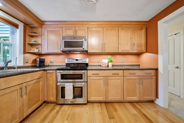 $660,000 | 22 Winterhill Road, Goffstown, NH 03045