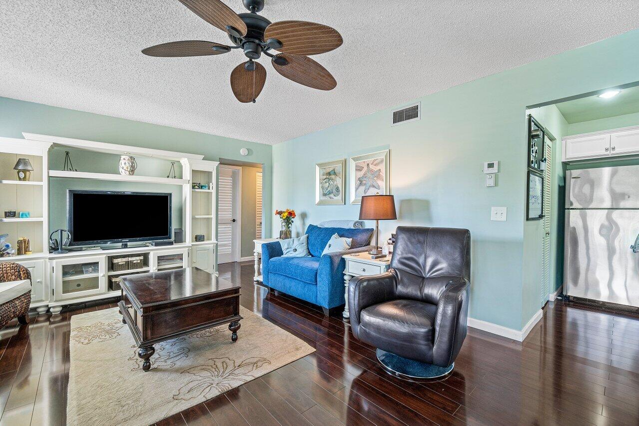 336 Knotty Pine Circle, Unit A2 Greenacres, FL 33463 - Photo 11 of 28 012-336KnottyPineCircle-Greenacres-FL-33