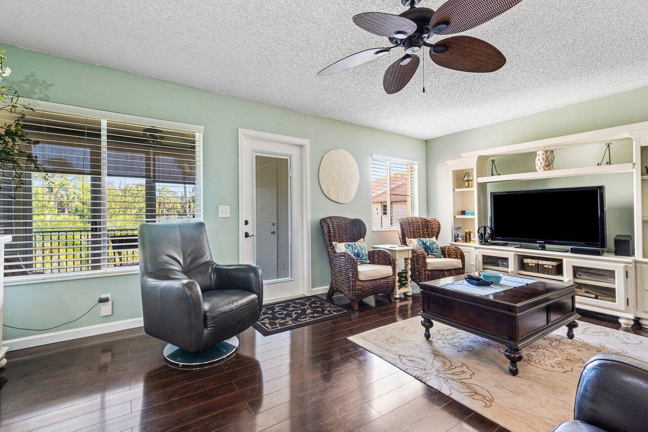 336 Knotty Pine Circle, Unit A2 Greenacres, FL 33463 - Photo 8 of 28 004-336KnottyPineCircle-Greenacres-FL-33