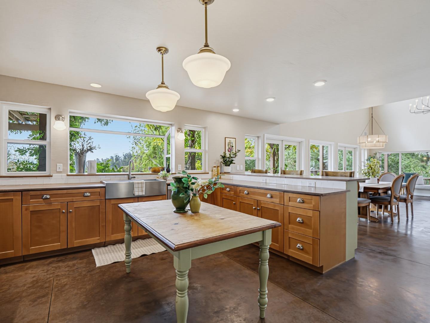 700 Meadowridge Road Watsonville, CA 95076 - Photo 12 of 77 Gallery Image 12